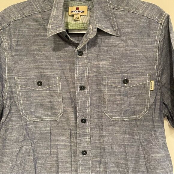 Men's Medium Woolrich Short Sleeve Button Down Shirt - Picture 3 of 5